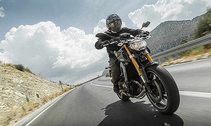 Yamaha MT-09 2013 2017 Review Used Price Spec_thumb
